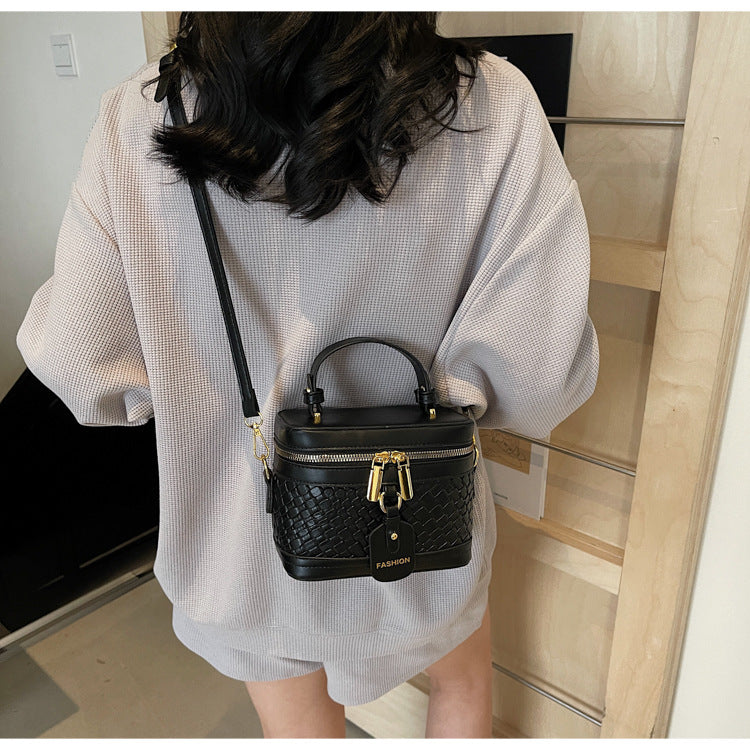 Cross-border new niche handbag women's 2025 spring and summer exquisite versatile pu bucket bag commuter shoulder messenger bag