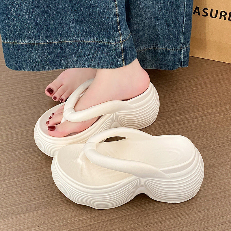2026 new platform flip-flops for women, 8cm height increasing, trendy and versatile beach sandals - a popular style!