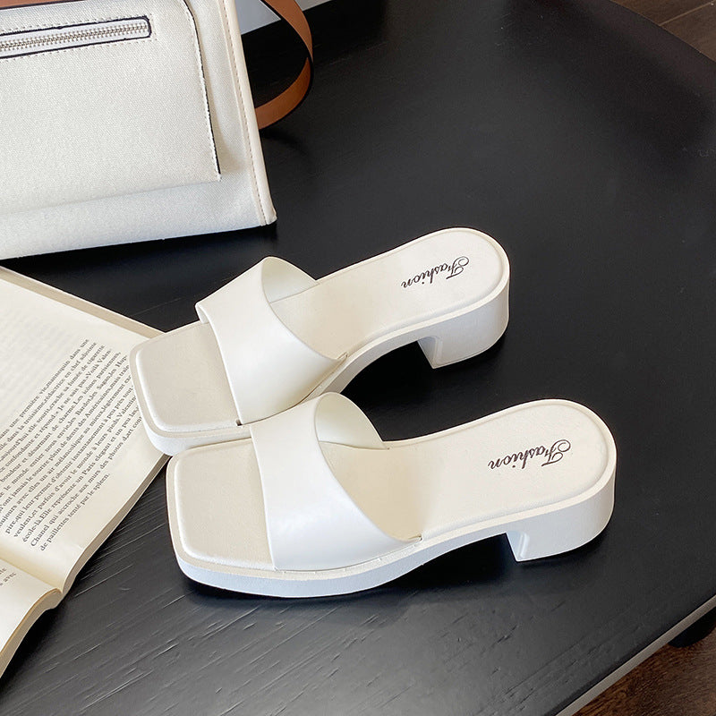 hot-selling 2026 new wedge heel slippers for women, summer outdoor wear, thick-soled, non-slip, fashionable and versatile sandals, women's export