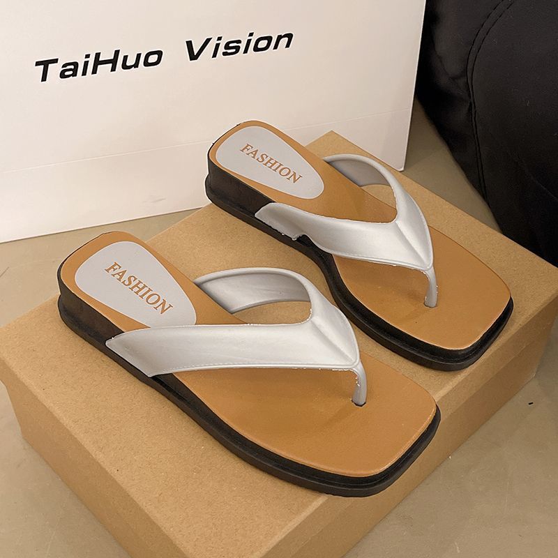 Thick sole square toe flip flops women 2025 summer new arrivalfashionoutwear beach beach retro flip flops