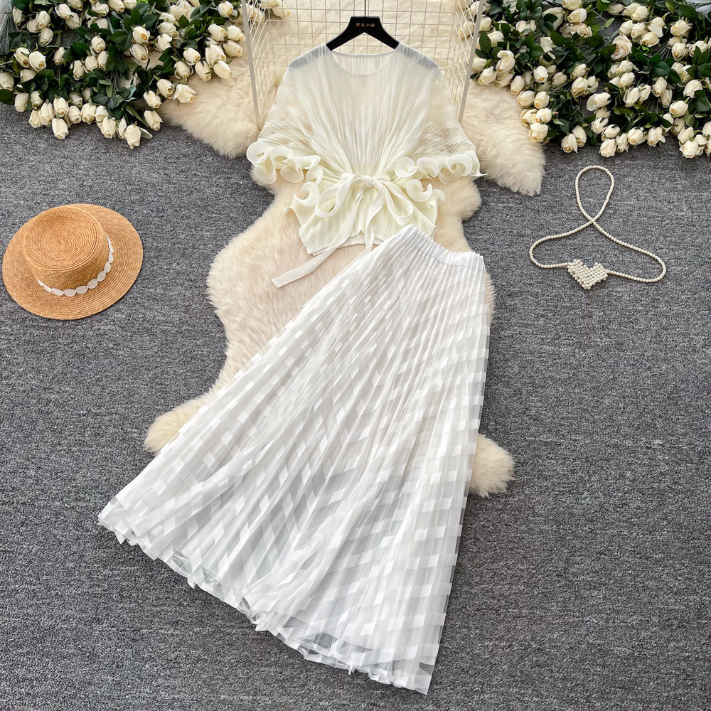 French chic lace v-neck two-piece set for women -  summer collection: tie-waist pleated skirt, slimming and elegant