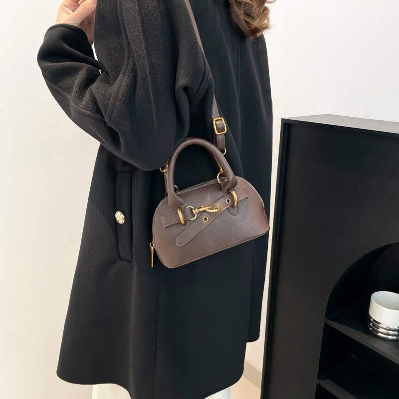 Cross-border niche design retro commuting versatile shoulder armpit 2025 new high-texture casual portable messenger bag