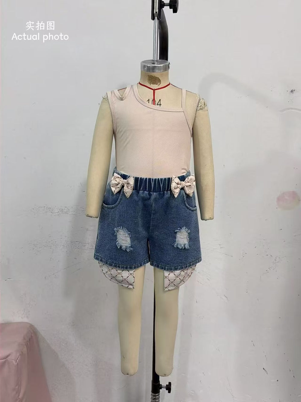 hot-selling girls' designer one-shoulder cami top + bowknot cropped shorts two-piece set