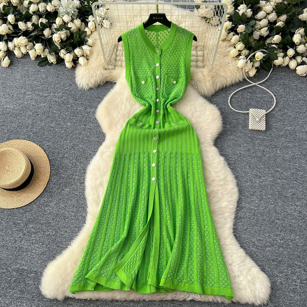 Chanel-inspired, high-end vintage v-neck sleeveless single-breasted cinched waist crochet knit dress - spring/summer 2025 collection