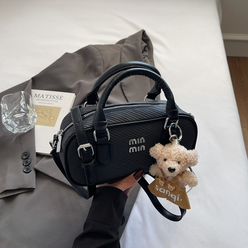 Cross-border versatile simple messenger bag women's summer 2025 new fashion Korean version of high-end portable commuter bag women