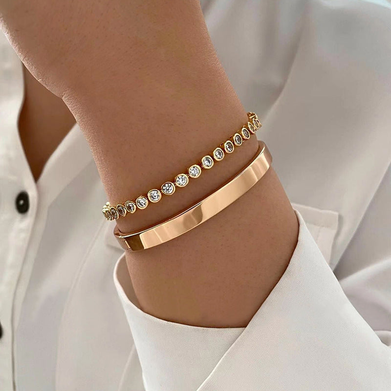 Wholesale alloy bracelets: european & american cross-border retro jewelry, fashionable gold diamond bracelets for women, polished simulated gold hand jewelry