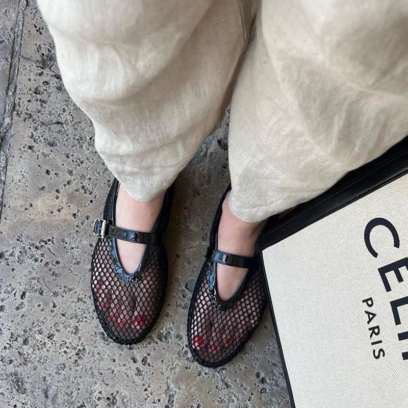 Cross-border round head niche fish grid hollow ballet shoes women's new fashionable and simple flat-bottomed belt buckle single shoes