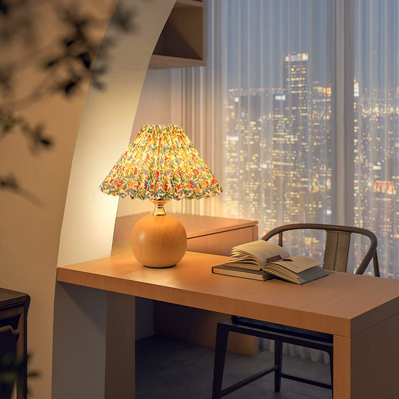 Table lamp ins wind high value pleated lamp retro Nordic girl Internet celebrity bedroom simple bedside feeding night lamp