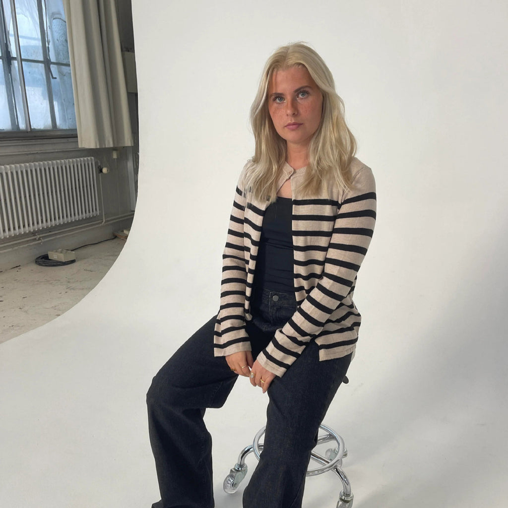 Cross-border striped knitted cardigan women's Europe, America 2025 autumn and winter new single-button cardigan sweater striped sweater women