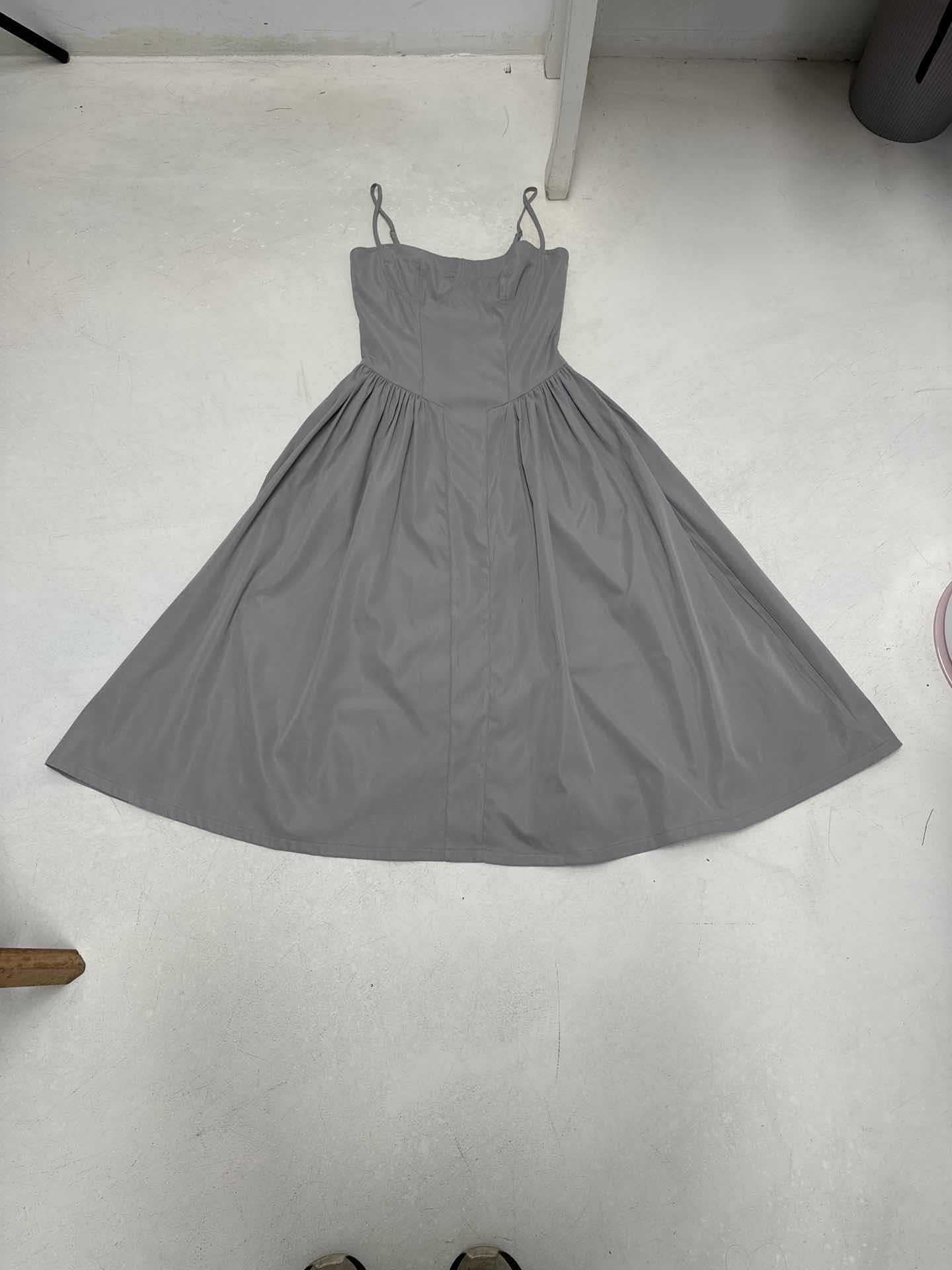 sexy A-word pocket dress 2025  tube top square neck French elegant waist suspender dress