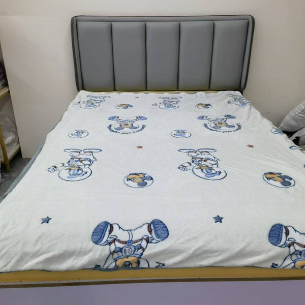 Special treatment milk fleece single quilt cover 145 * 195 pick up the leak price of 39 yuan will not be refunded or exchanged.
