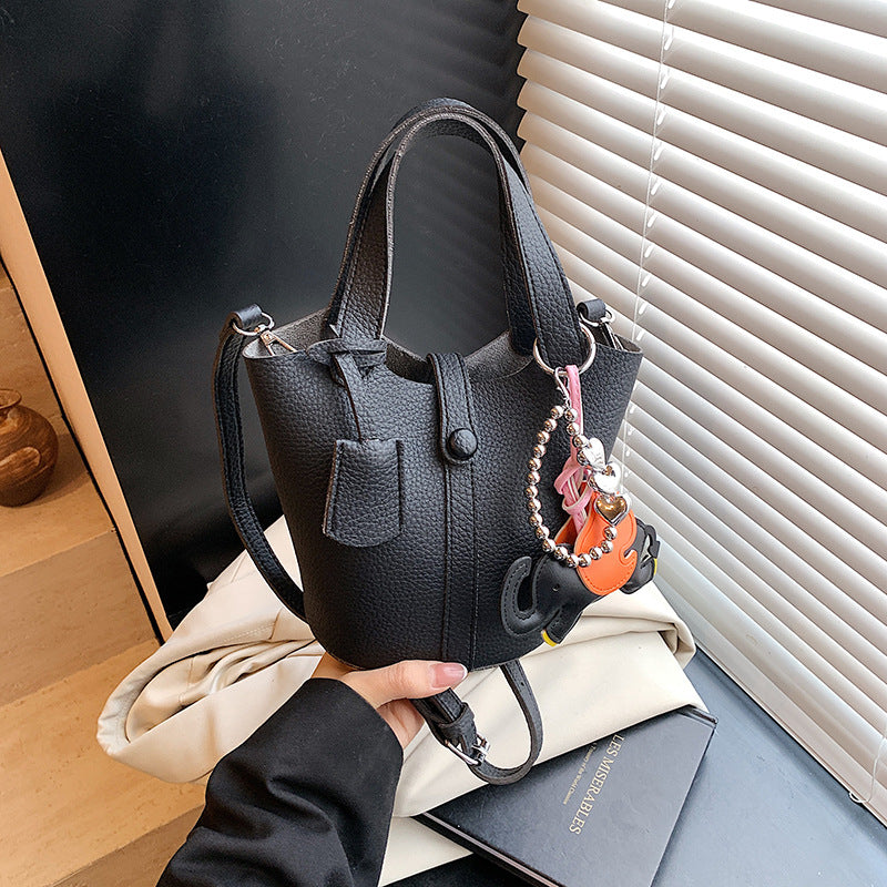Foreign trade summer popular small bag women 2025 new exquisite versatile messenger bag fashionable super fire portable bucket bag