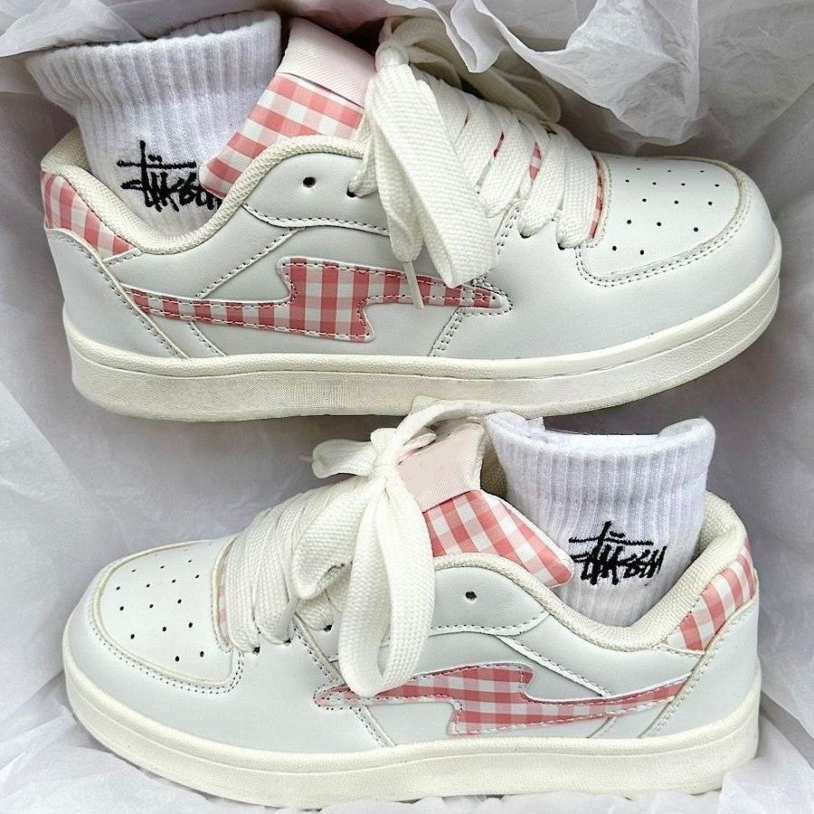 2026 spring/autumn new casual bread shoes women's chunky sole versatile sneakers, trendy ins style breathable white shoes