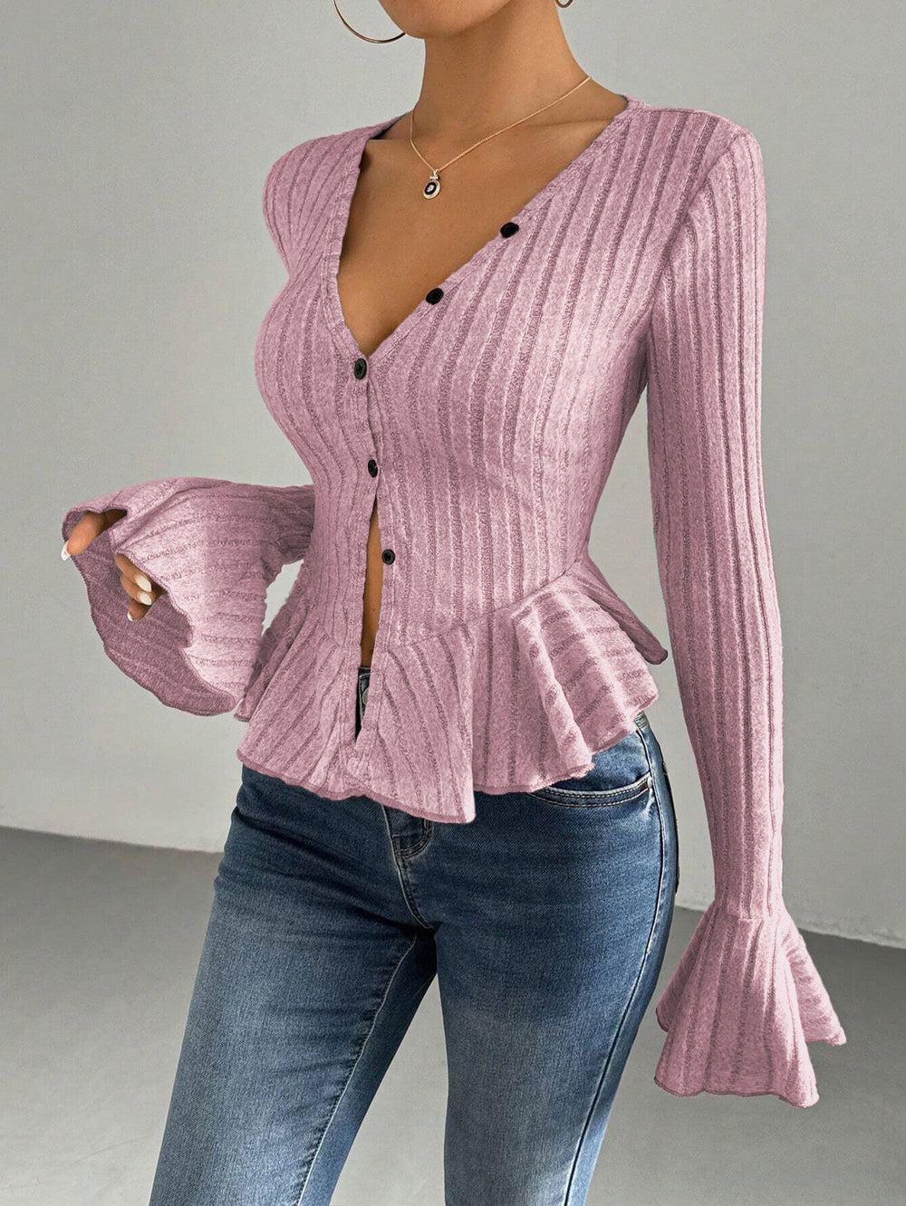 women's fashion: european and american elegant style t-shirt,  spring/summer new arrival, v-neck ruffle trim, slim-fit, chic fleece top