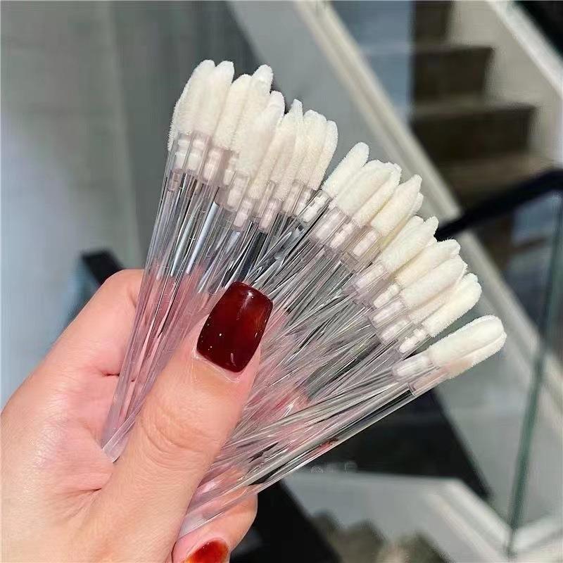 Disposable lip brush stick Portable silicone lipstick brush Special smudge concealer lipstick lip mud lip glaze brush for female makeup artists