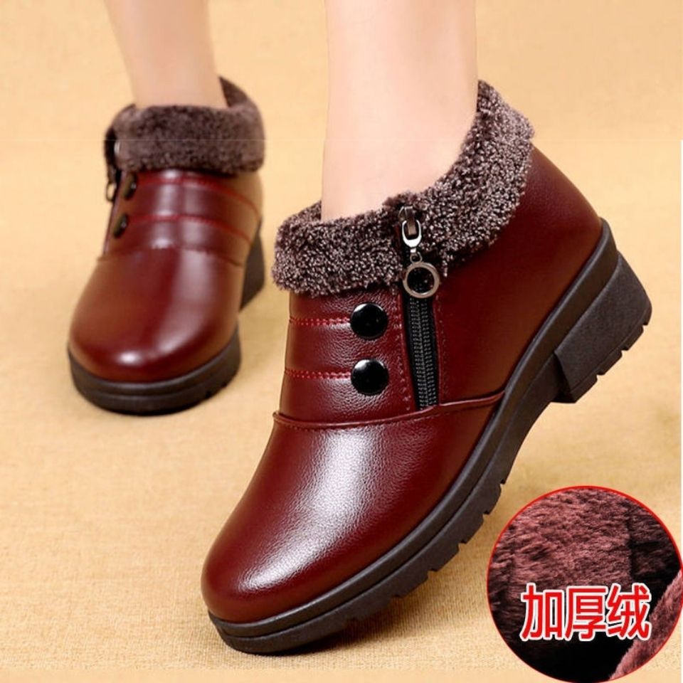 Ladieswear shoes cotton shoes women's winterfleece-linedheattech snow boots old beijing cloth shoes cotton middle-aged and elderly non-slipflats short boots