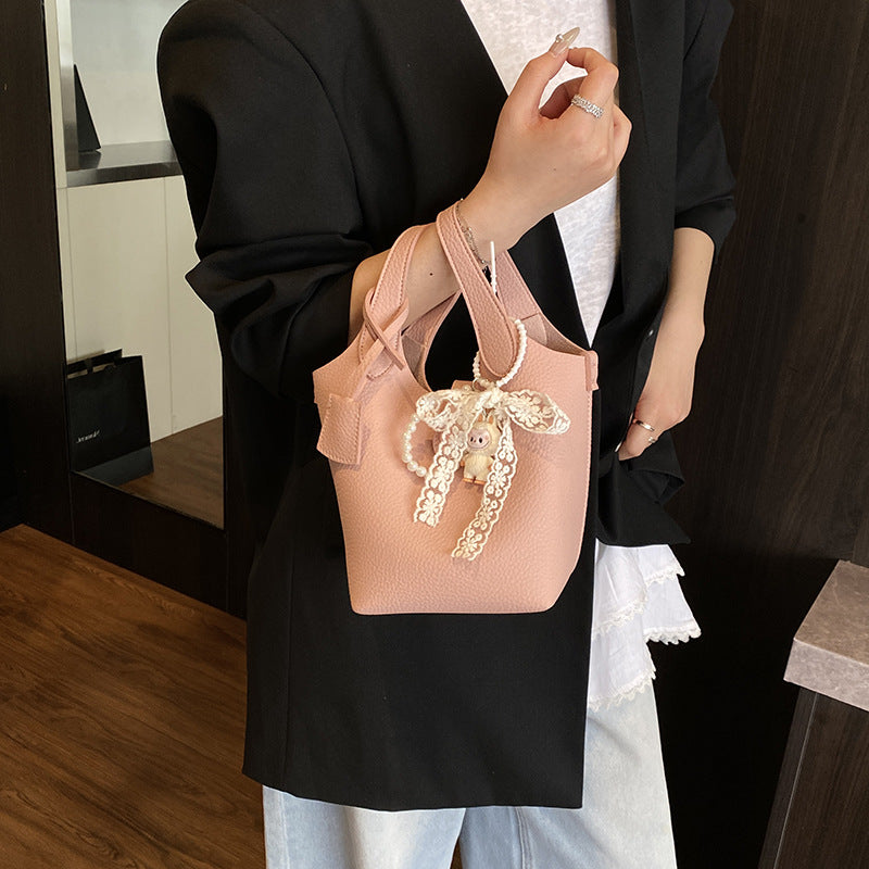 Foreign orders are popular this year, and small bags for women's 2025 new fashionable versatile messenger bags are super hot portable bucket bags.