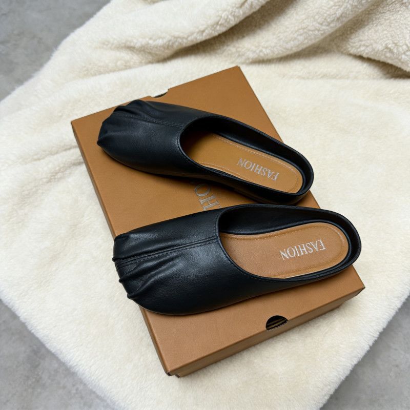 Baotou half drag square toe pleated slippers for women 2026 k-style casual lazy one-leg flat bottom fashion women's shoes
