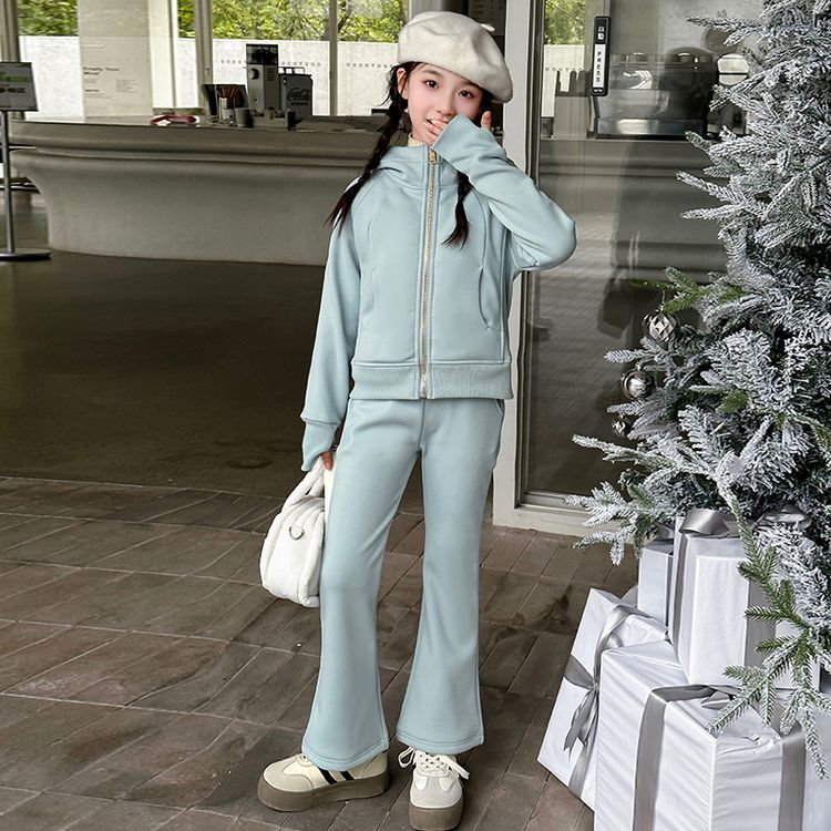 Children's two-piece set:  spring/autumn new arrival - stylish girls' fashion sweatshirt and flare pants, trendy student outfit