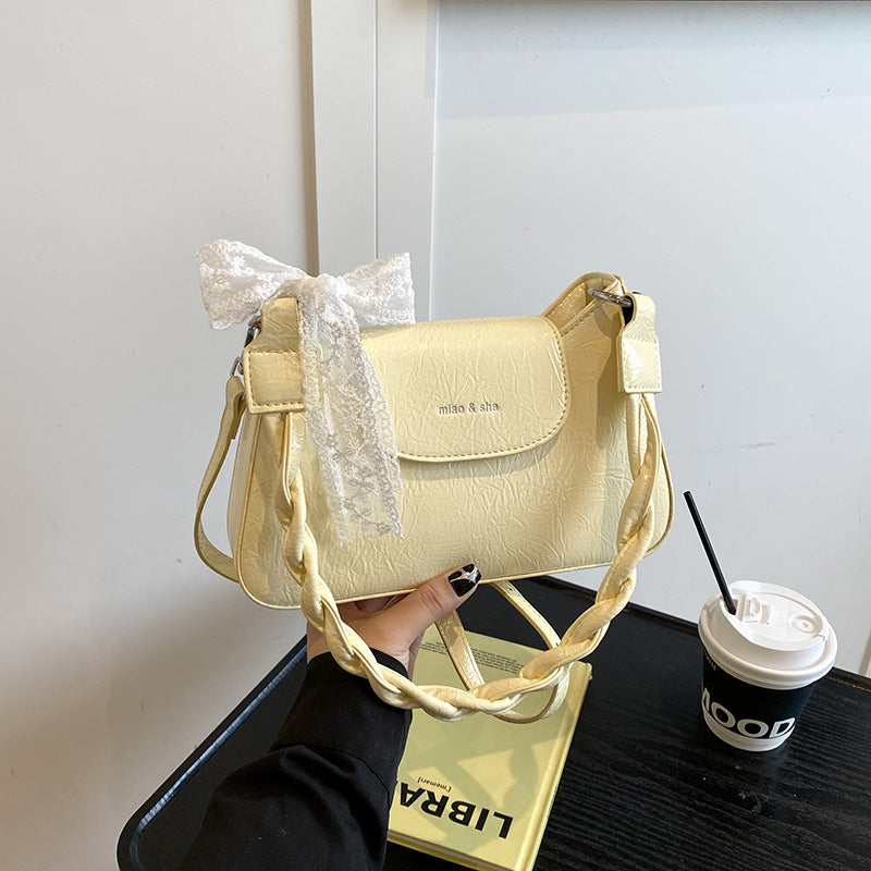 Cross-border large-capacity bag women's summer 2025 new fashion niche design messenger bag casual shoulder armpit bag