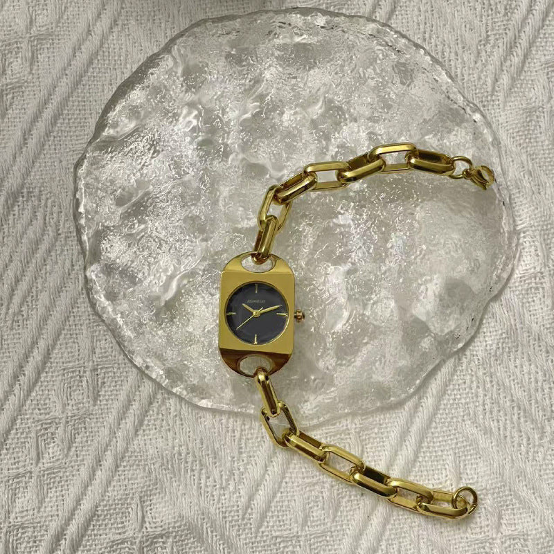 Factory direct: trendy new online style women's watch - analog, bracelet design, quartz, waterproof, versatile