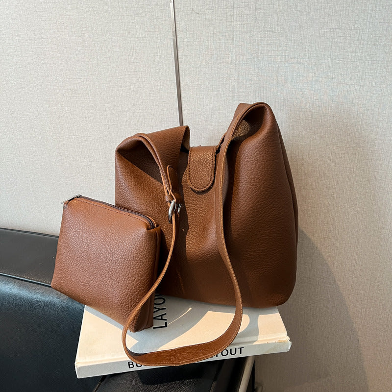 Foreign order large-capacity casual messenger bag women's 2025 summer new fashion simple shoulder bag commuter bucket bag