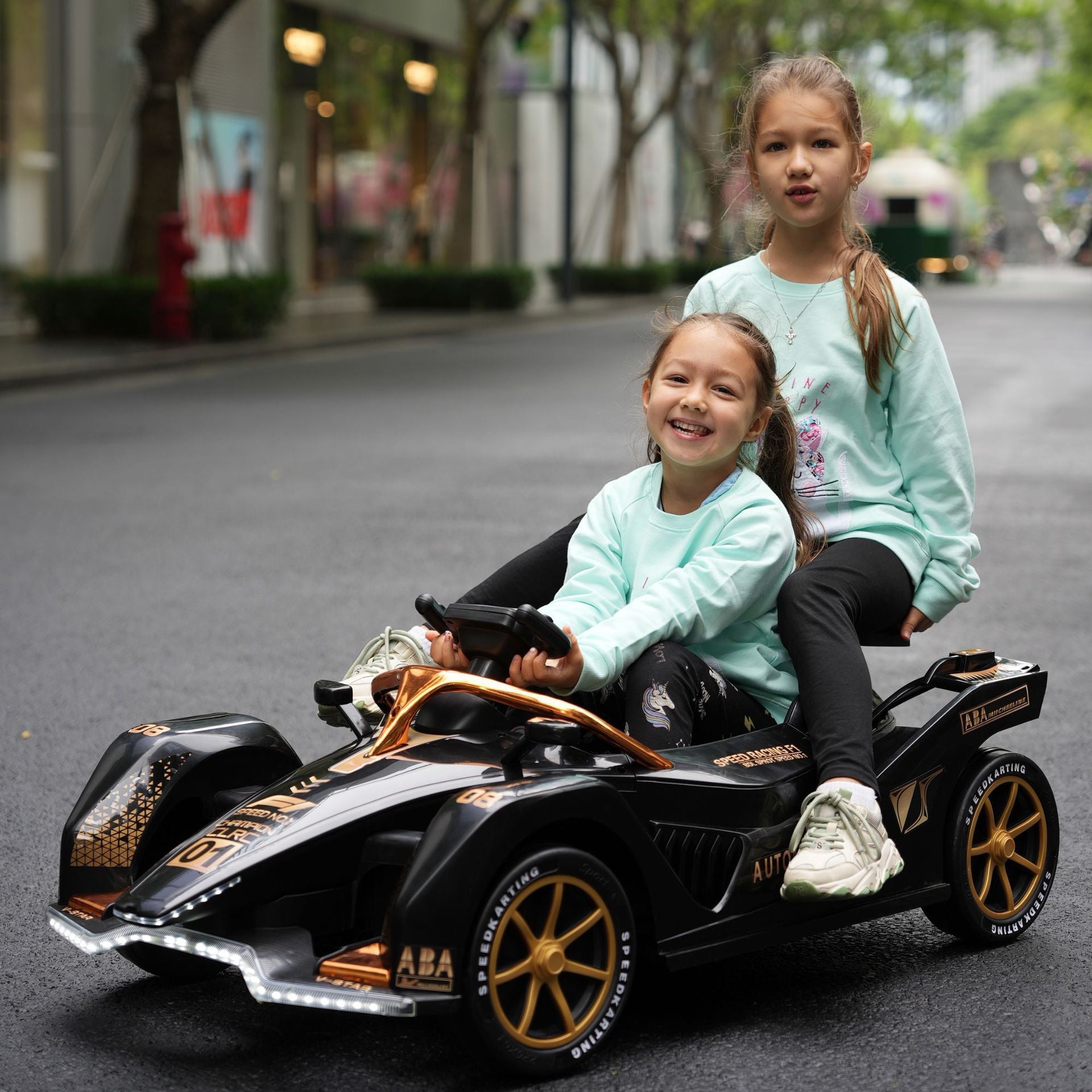 New children's electric kart four-wheel with remote control drift car, boys and girls, babies and children can sit in a toy car