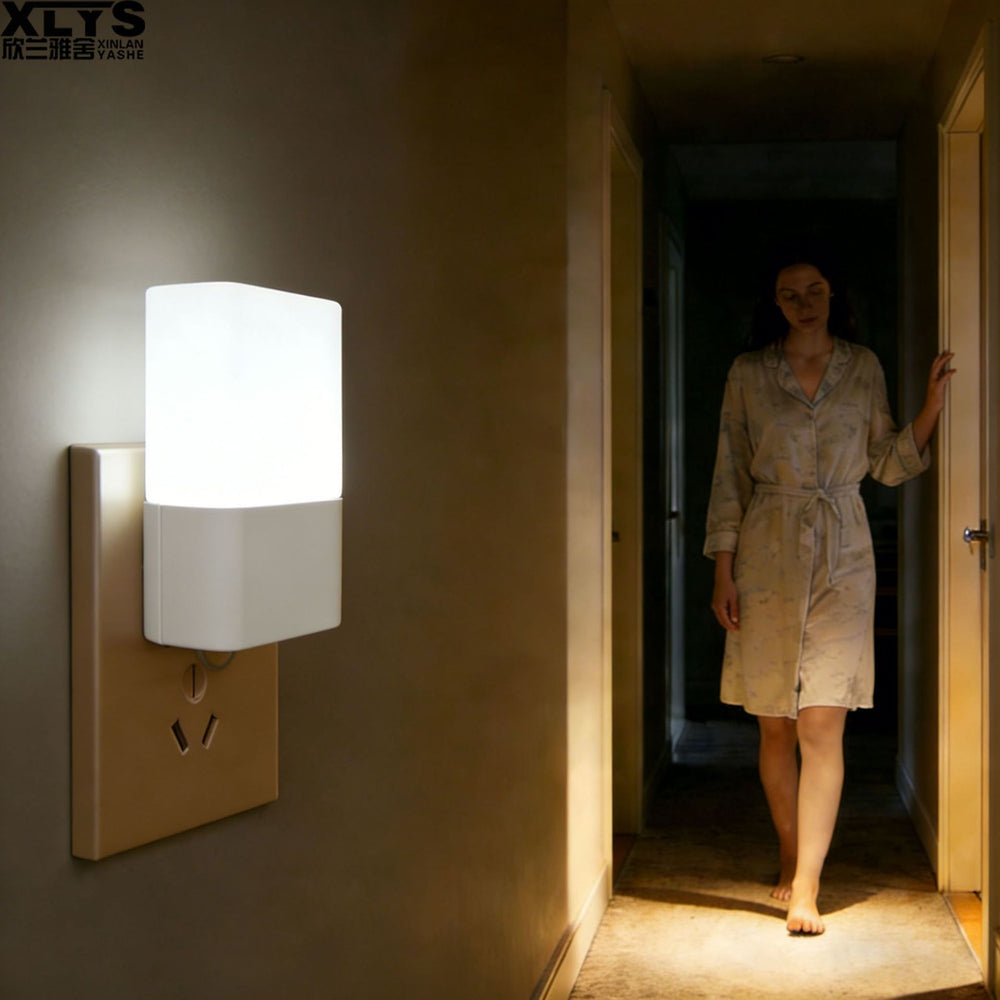 Light-controlled sensor light plug-in night light, which lights up at night, night use, bedroom bedside sleep light, energy-saving light for the elderly to wake up at night