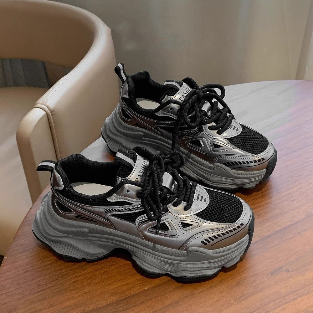 Black chunky platform sneakers for women, autumn/winter 2026 new collection, petite height increasing casual athletic shoes, soft sole fleece-lined women's footwear