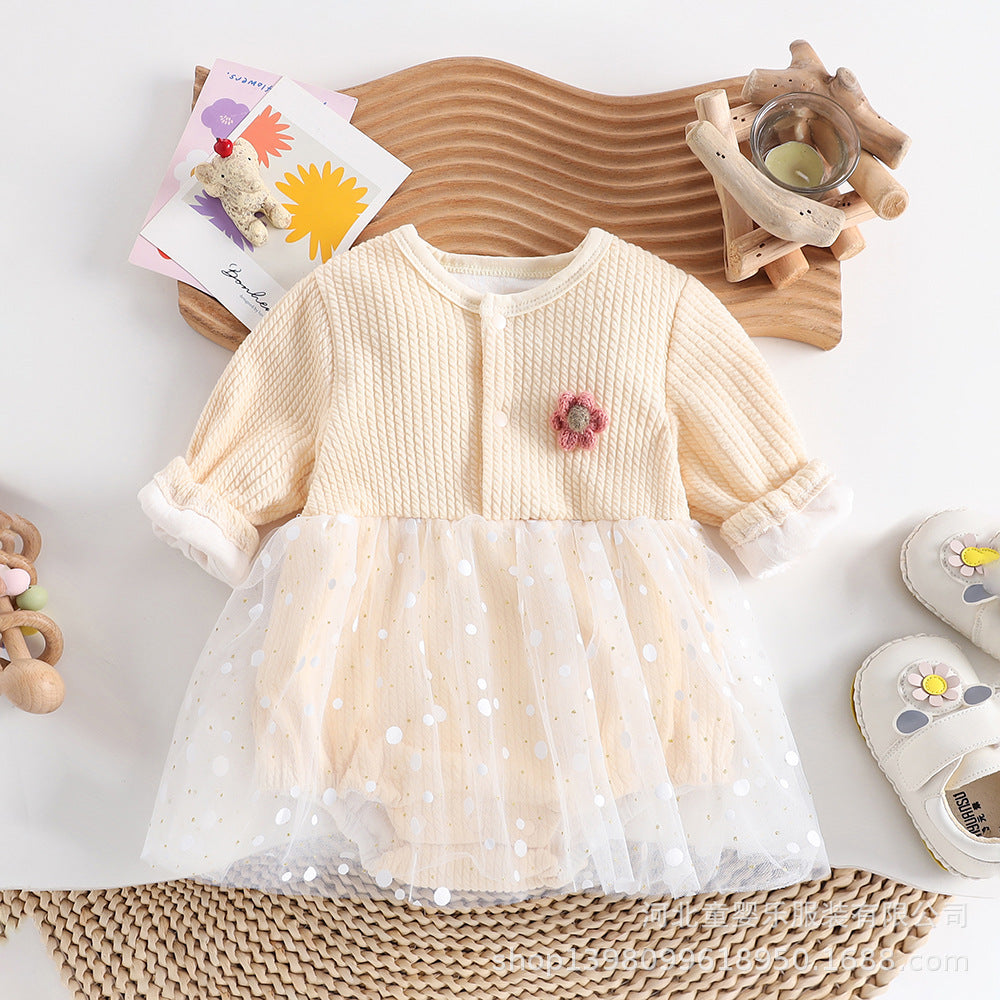 Baby girl's stylish princess-style 100-day outing romper, perfect for spring and autumn. sweet and elegant double-layered one-piece bodysuit for newborns and full-month celebrations
