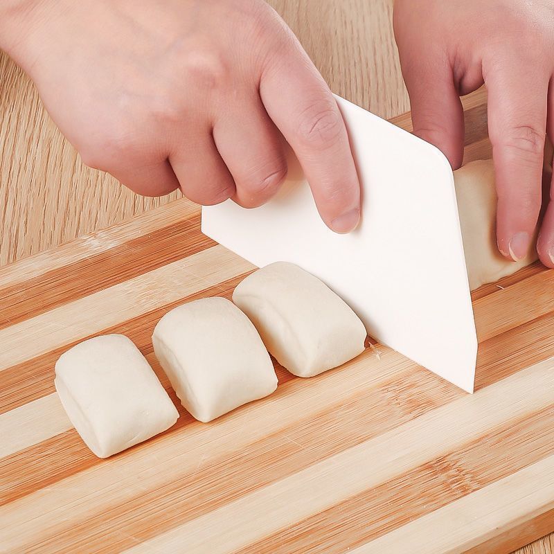 Pp dough scraper for home use - noodle cutter, nougat cutter, baking & handcrafting tool, kitchen utensil, cream scraper