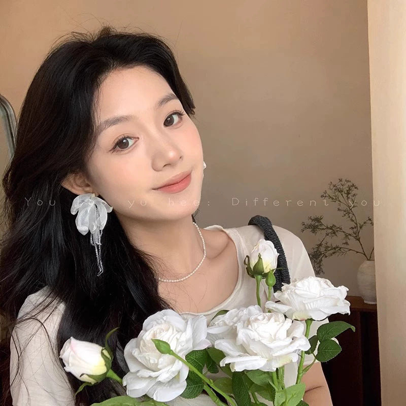 Spring break style white floral earrings - unique dopamine studs, niche design, versatile earrings