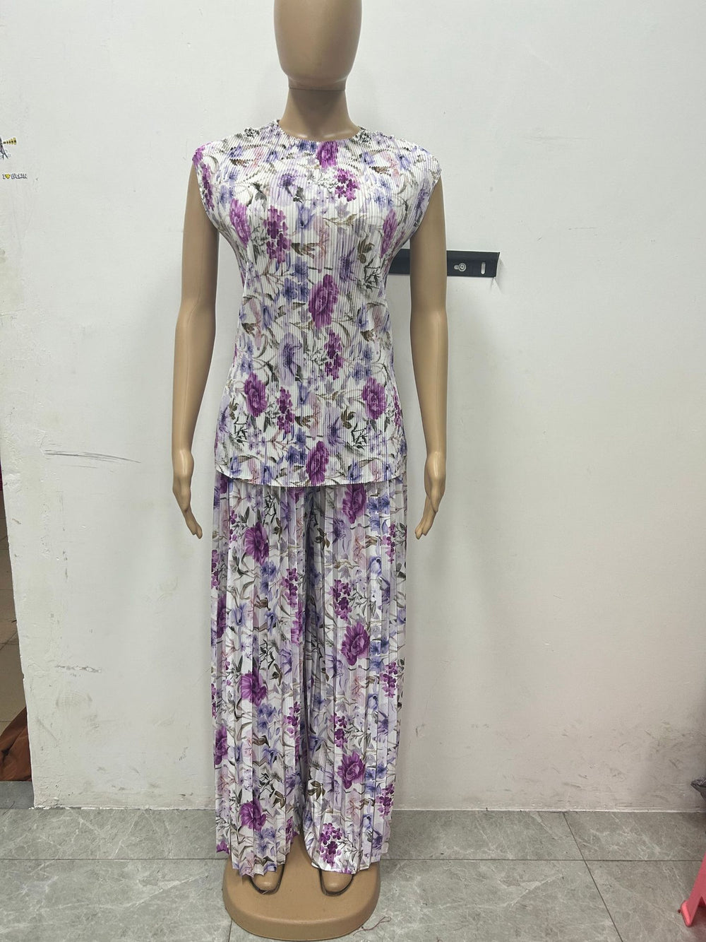 European and american cross-border women's fashion:  spring new arrival - pleated round neck flutter sleeve fashion print wide-leg pants two-piece set