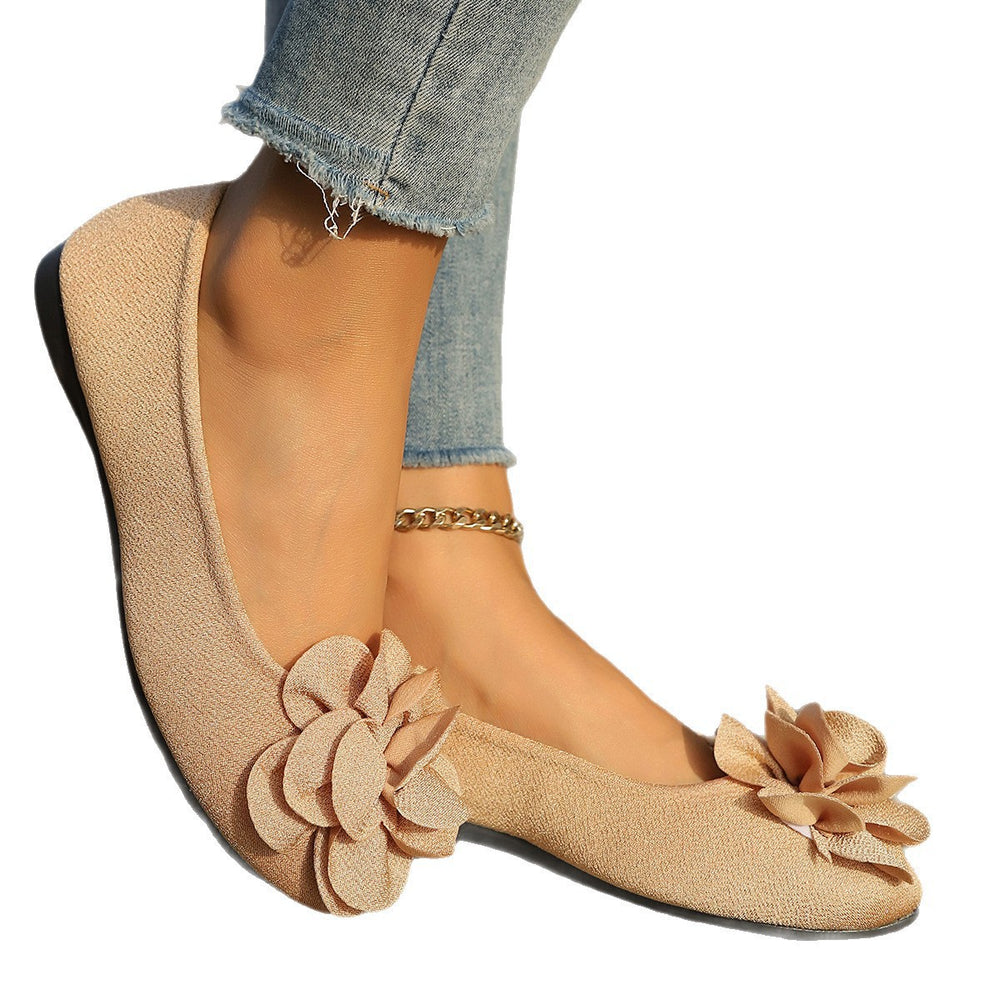 Plus size women's flats for export - spring  new collection: pointed-toe, soft-soled loafers with floral embellishments - ready to ship