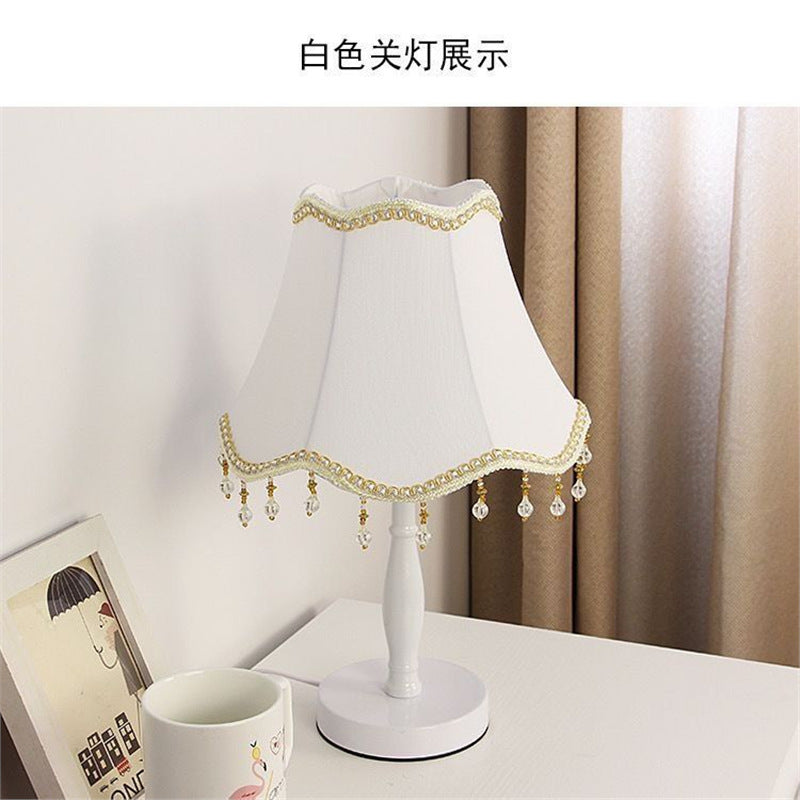 European-style bedroom decor: cozy retro table lamp for wedding rooms - creative, modern, unique, romantic night light with adjustable brightness for nursing