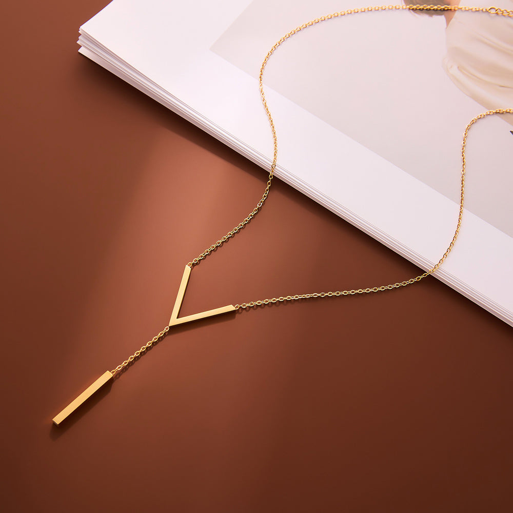 Gold titanium steel necklace collection for women, non-fading, light luxury, versatile clavicle chain, fashionable elegantsweater chain, trendy