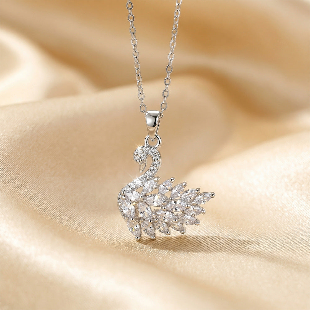 Popular hot-selling zirconium-inlaid classy necklace, accessible luxury, niche women's versatile elegant, simple, non-fading clavicle chain jewelry