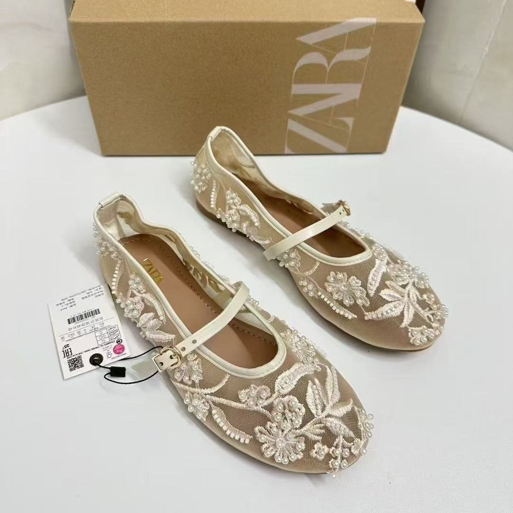 Za's 2025 new women's flat mary jane shoes, featuring embroidered chinese-style closed-toe white sandals