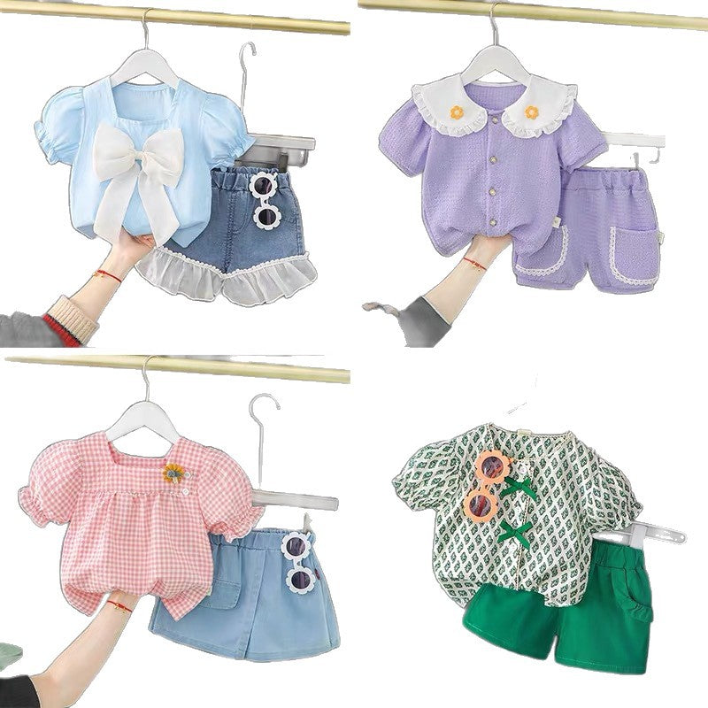 Girls' short-sleeve outfit:  new fashionable and stylish summer two-piece set for baby girls - short-sleeve top and shorts
