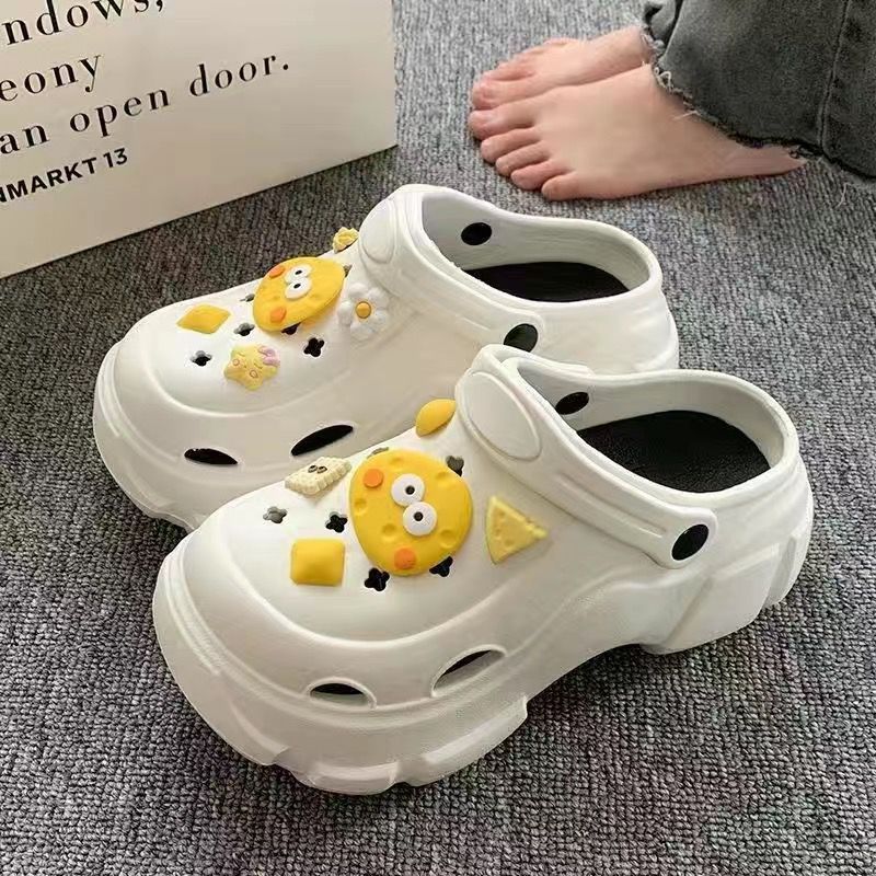 Cartoon thick sole crocs women's summer outwear new arrival indoor summer women's stomping on shit feeling non-slip deodorizing filter slippers women