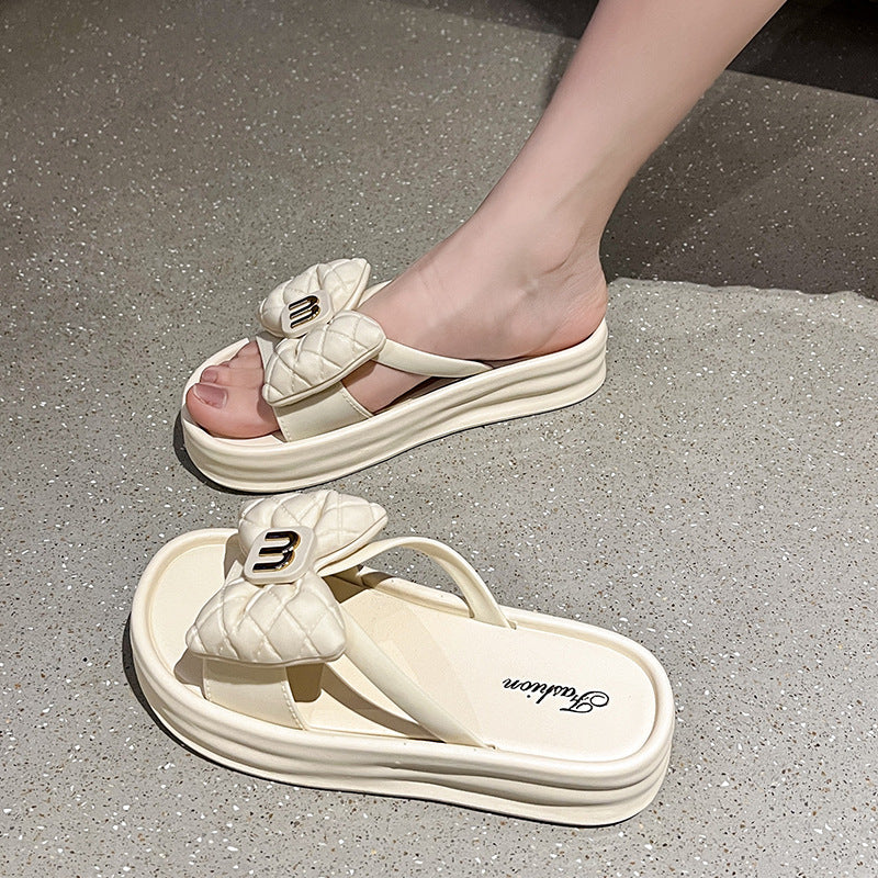 New platform sandals with bow detail - women's summer fashion, trendy beach style, super popular platform thong sandals