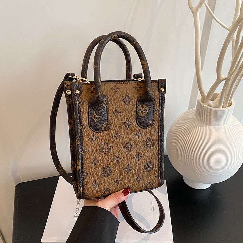 hot-selling tote bag, shoulder bag, influencer-approved vintage monogram letter crossbody bag, trendy and fashionable versatile bag for women