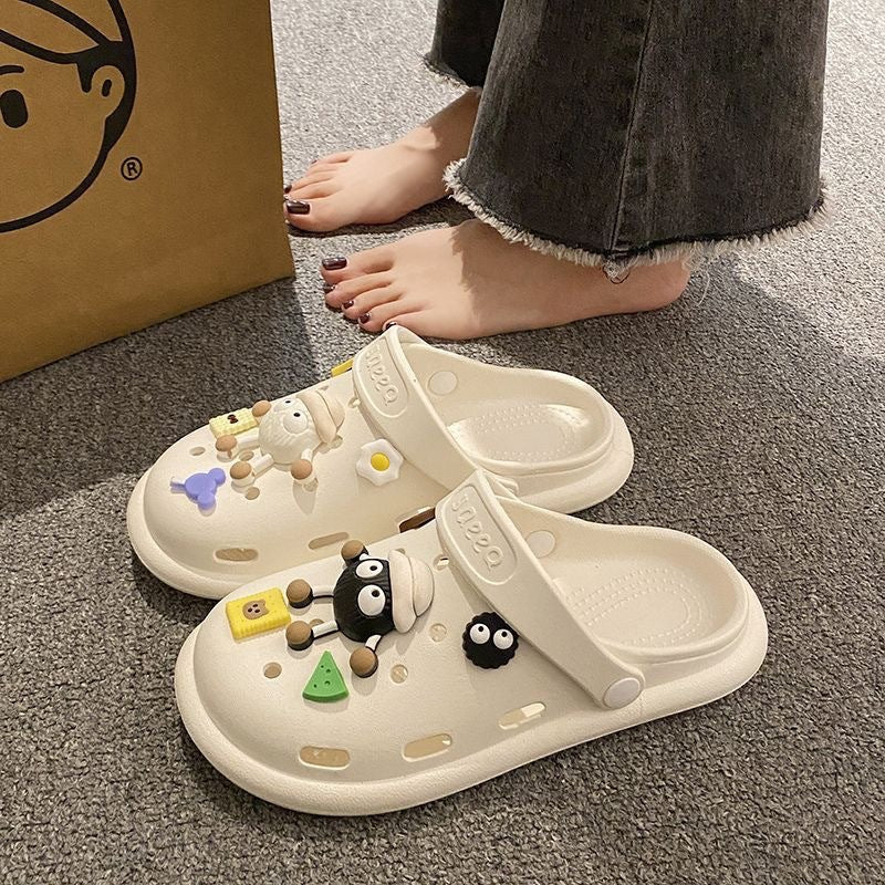 Summer clogs for women, high-end 2024 new style, cute beach sandals for outdoor wear, non-slip flat sandals