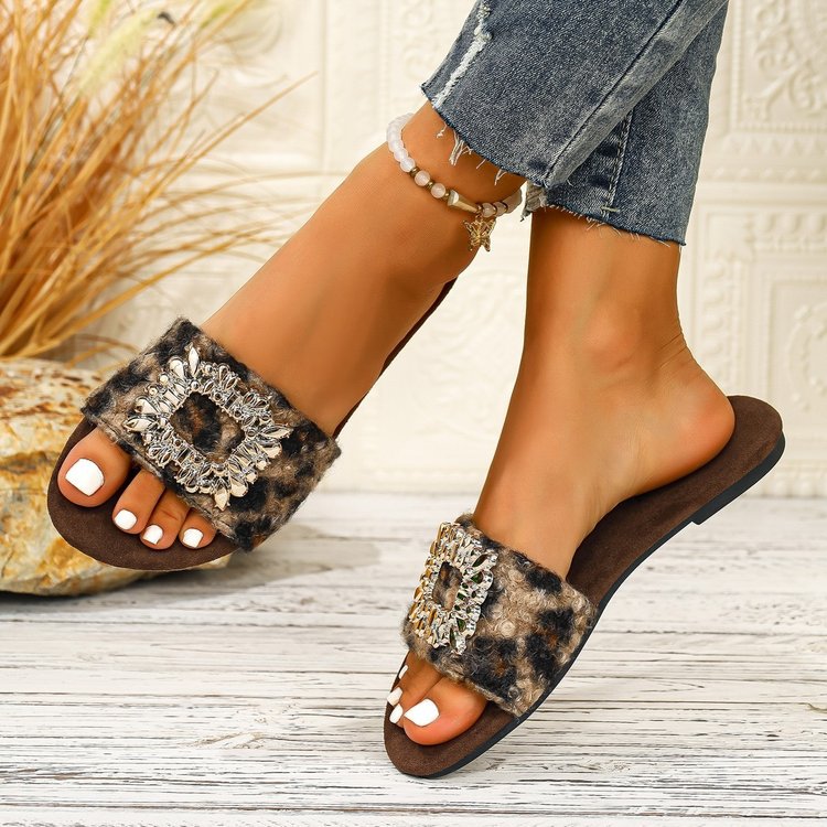 autumn new arrival: women's plus-size flat slippers for cross-border e-commerce. wholesale available. dropshipping to  and