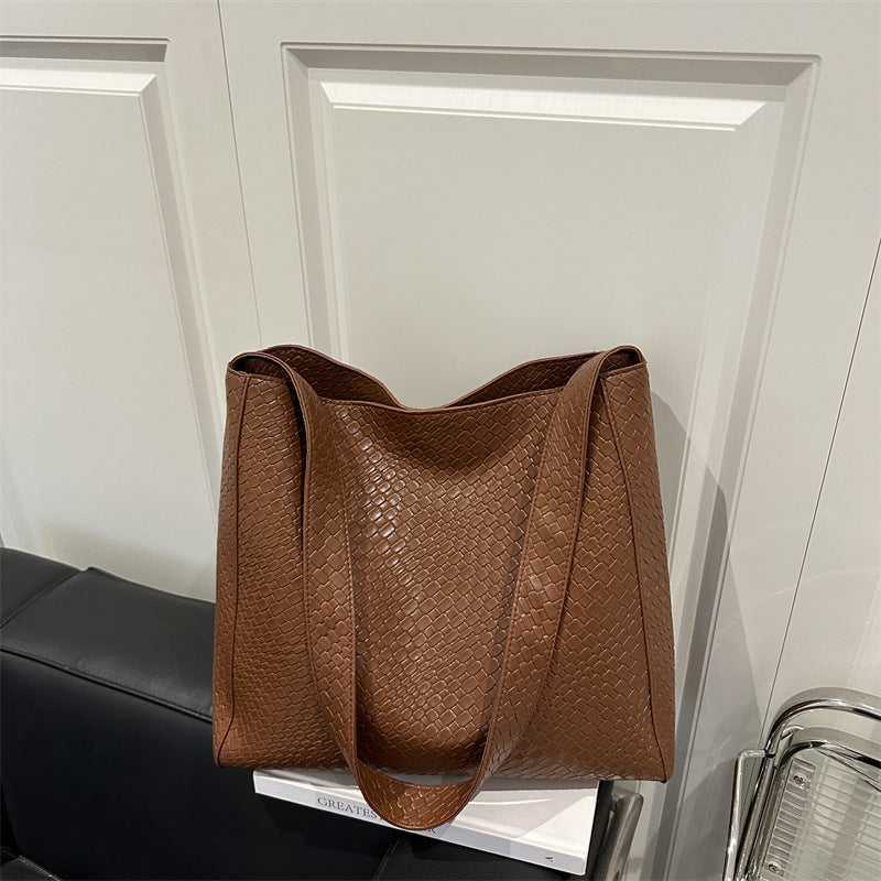 Simple casual tote bag women's Korean version ins trendy fashion large-capacity shoulder bag 2025 new niche underarm bag