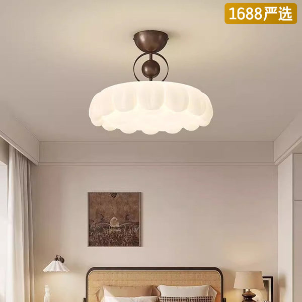 [Strict Selection] French Medieval Ceiling Light Retro Walnut Pattern Flower Cream Wind Room Light 2025 New