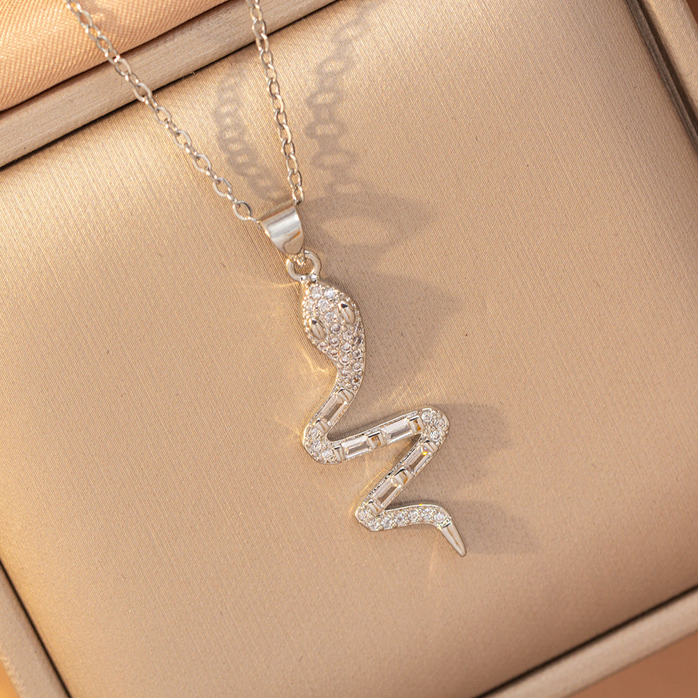 [copper inlaid with zirconium] cross-border hot-selling snake-shaped necklace for women, personalized fashion stainless steel elegant accessible luxury clavicle chain jewelry