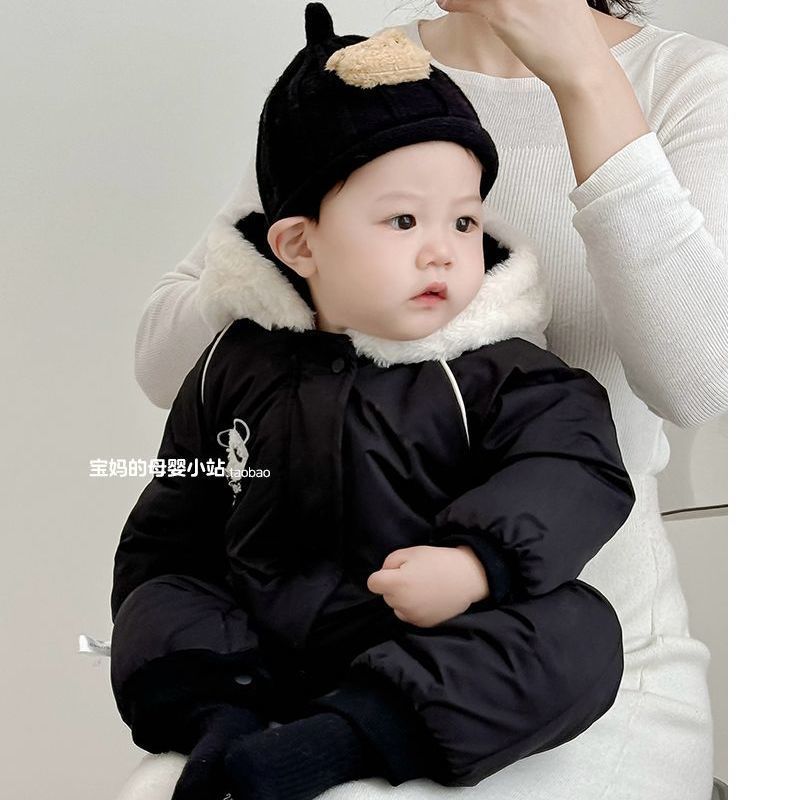 Baby winter romper fleece-lined hooded warm bodysuit for boys and girls - super cute thickened outdoor crawling suit
