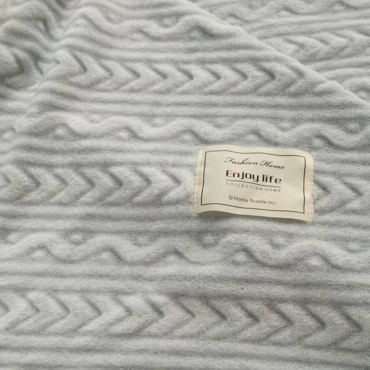 The new plush blanket 1.5 * 2 meters 1KG handles the missing price of 32 free shipping, and does not support return or exchange.