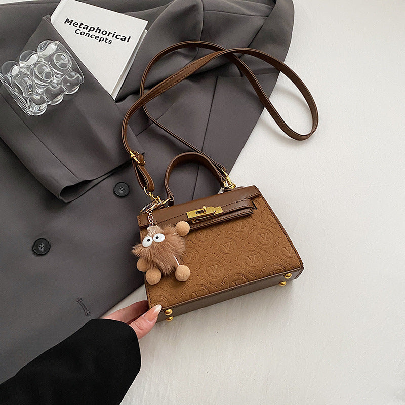 Retro classic bag women's 2025 spring and summer new fashion embossed shoulder messenger bag high-end portable Kelly bag